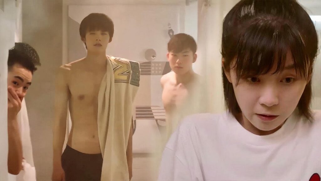 تدخل حمام الرجال وتصبح حديث الجامعـة  ( عزباء محترفة )