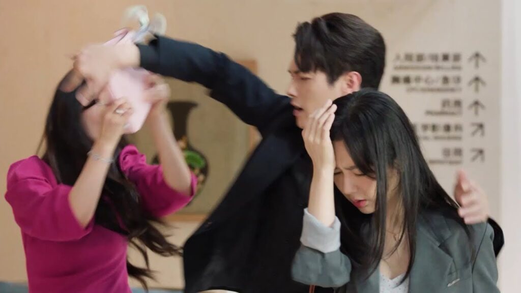 تتعرض بطلتنا للضرب بعد أن تكشف علاقة حماها فيتقدم رئيسها لحماية فتاته❤️مشهد من دراما “حكاية مبهجة” تتعرض بطلتنا للضرب بعد أن تكشف علاقة حماها فيتقدم رئيسها لحماية فتاته❤️مشهد من دراما "حكاية مبهجة"