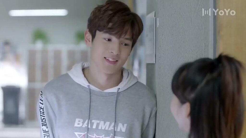 ينصدم بها وهي تقول بأن ليس لديـها حبيب وتنكر ايامهم معاً  ( عزباء محترفة )