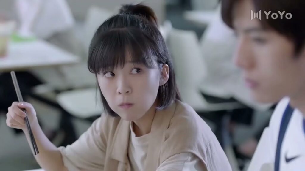 يشعر بأنه بعيد عنها لان صديقها كان حبـها الاول ( عزباء محترفة ) يشعر بأنه بعيد عنها لان صديقها كان حبـها الاول ( عزباء محترفة )