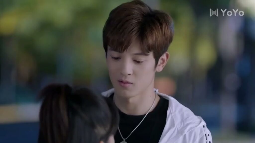 يتصرف بأنانيـة لاول مرة ويمنعها من مقابلـة حبيبها  ( عزباء محترفة )