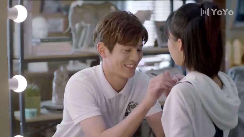 لا يكف عن النظر لها و التأمل كأنها اغلى ما يملك ( عزباء محترفة ) لا يكف عن النظر لها و التأمل كأنها اغلى ما يملك ( عزباء محترفة )