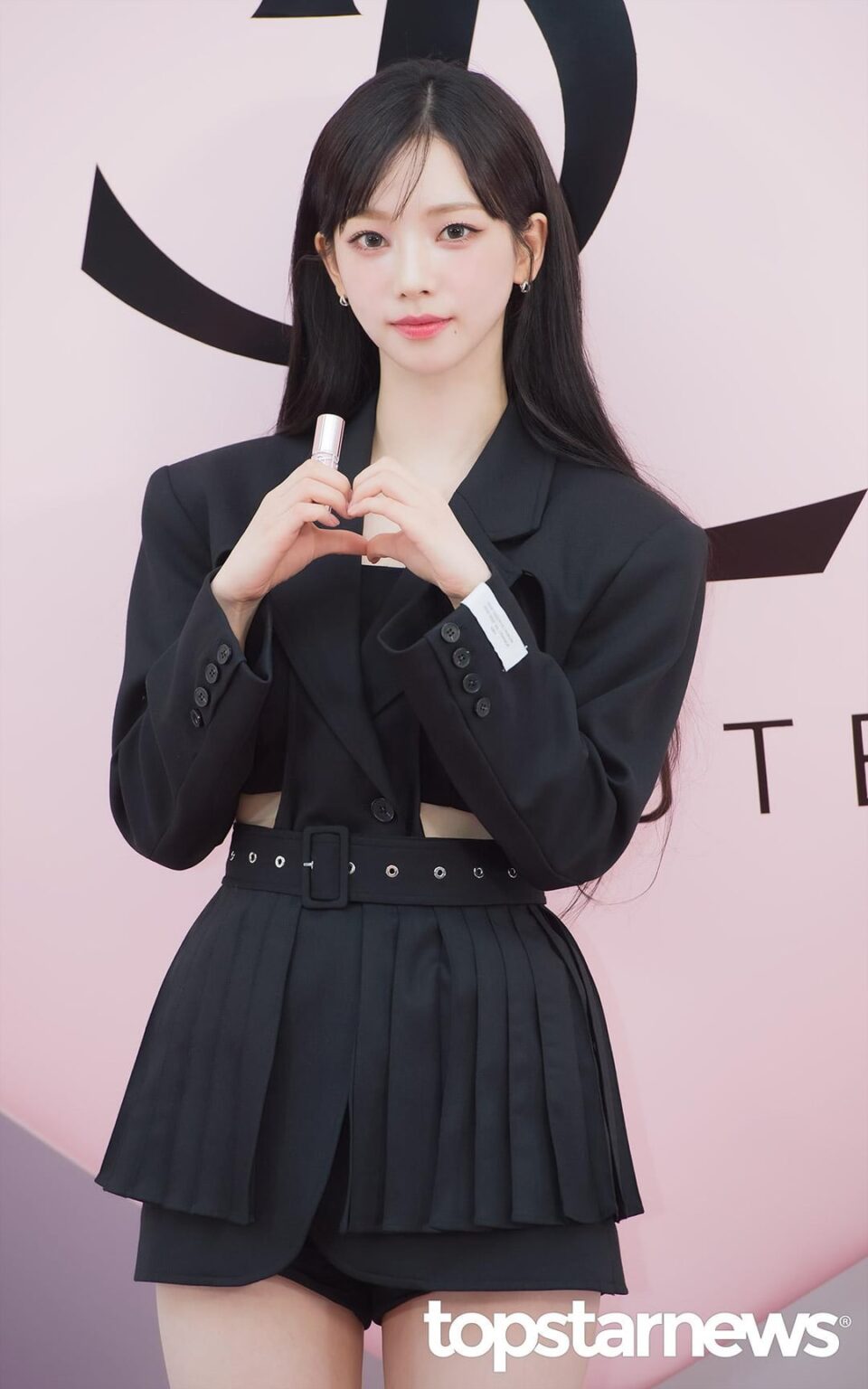 240424 كارينا @ متجر YSL Beauty's Loveshine المنبثق