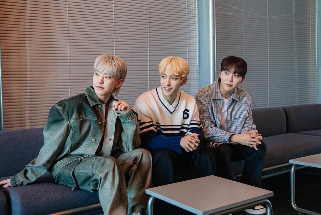 240426 جلسة Hangout مع Yoo تحديث Instagram مع BSS