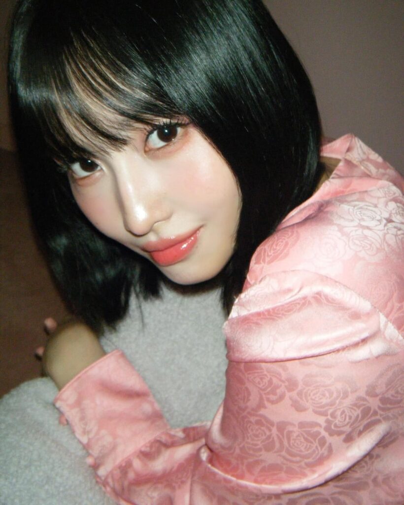 240423 تحديث مومو على الانستقرام - "🤍😶‍🌫️🤍"