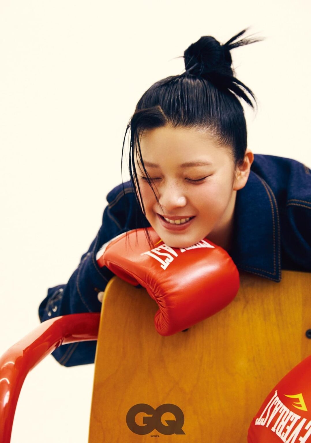 TWICE Jeongyeon - GQ Korea (إصدار مايو 2024 مصور)