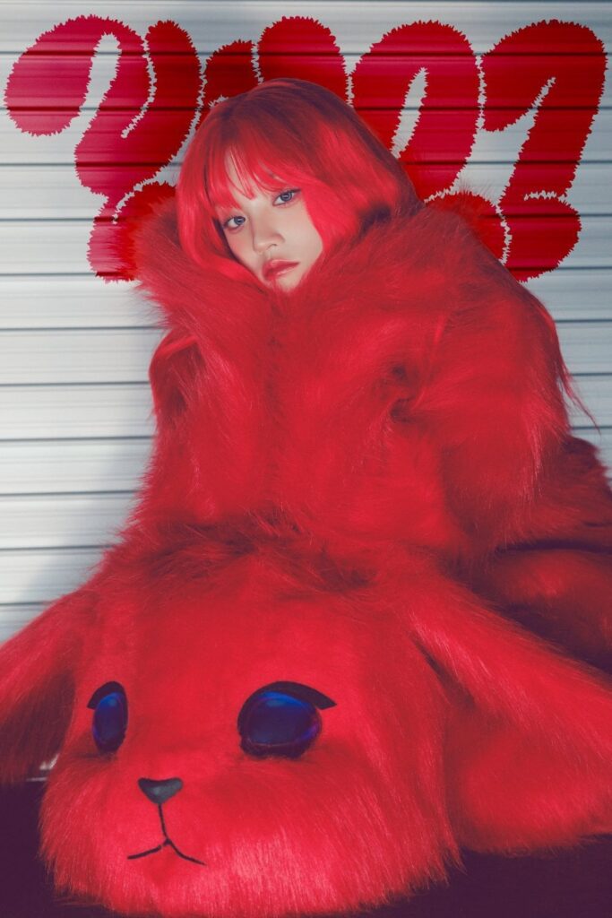 (G)I-DLE Yuqi's 'YUQ1' هو أول ألبوم لها يتجاوز 500000 طلب مسبق