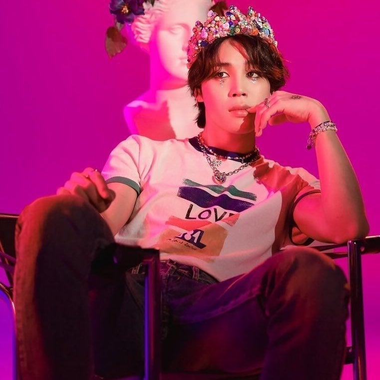 240418 أصبحت أغنية "Like Crazy" لجيمين (179 يومًا) أطول أغنية منفردة لعازف Kpop على Spotify الأمريكي في التاريخ!