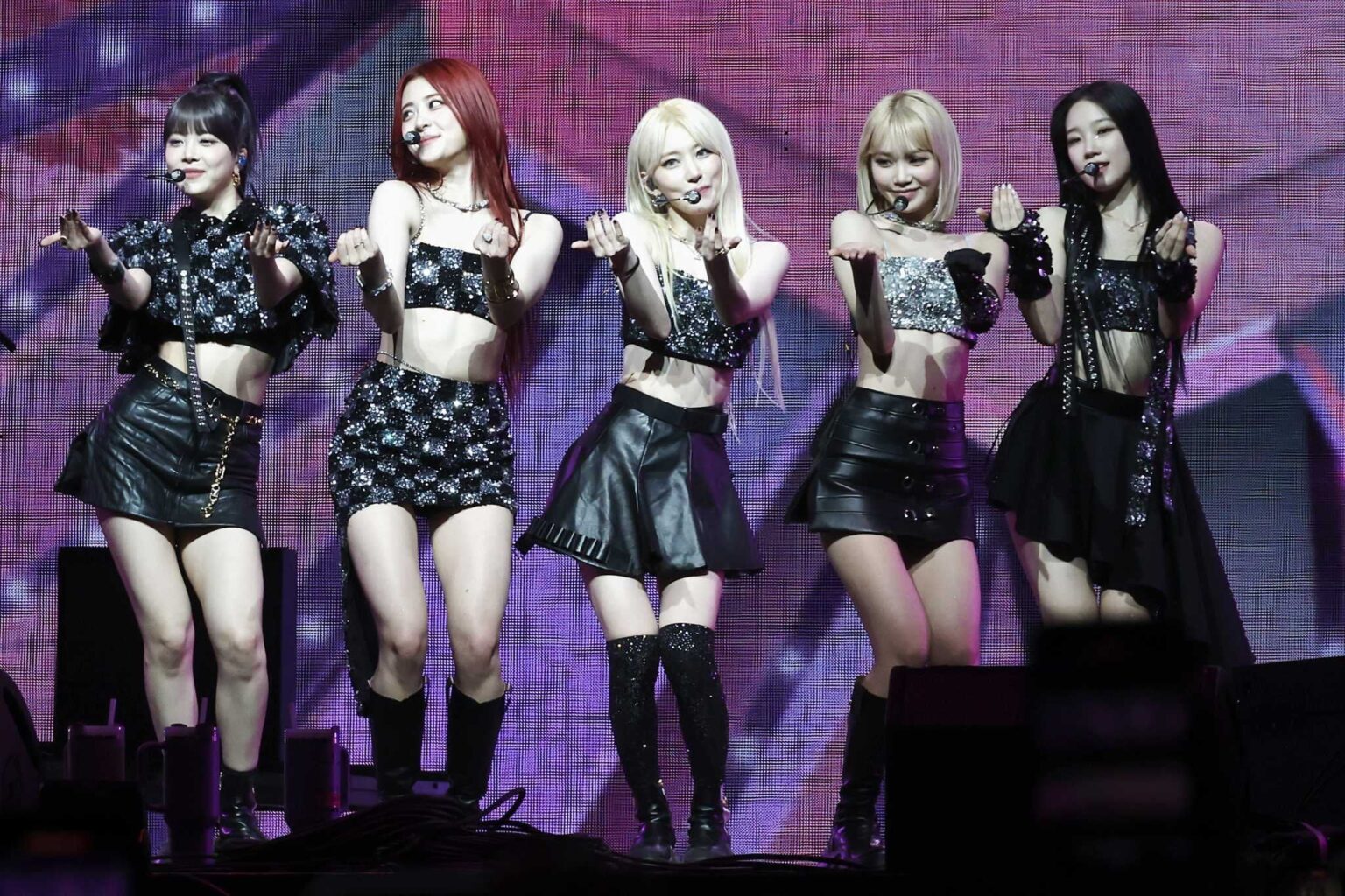 يشاع أن LE SSERAFIM سيلعب Outside Lands