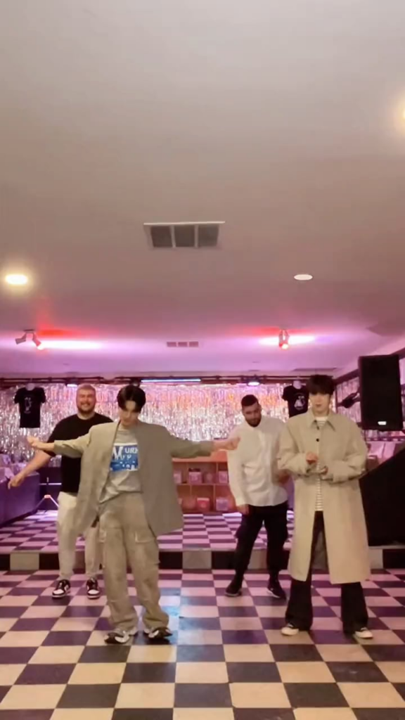 240424 ATEEZ على تيك توك: #CheongyanggochuVibe مع @albert_cancook و @Patrick Zeinali 🍳 #BOUNCY_Challenge