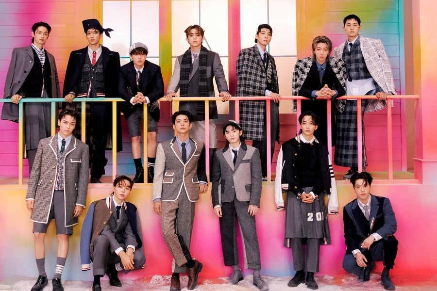 240422 Soompi: SEVENTEEN يتجاوز 3 ملايين طلب مسبق لأغنية "17 IS RIGHT HERE"