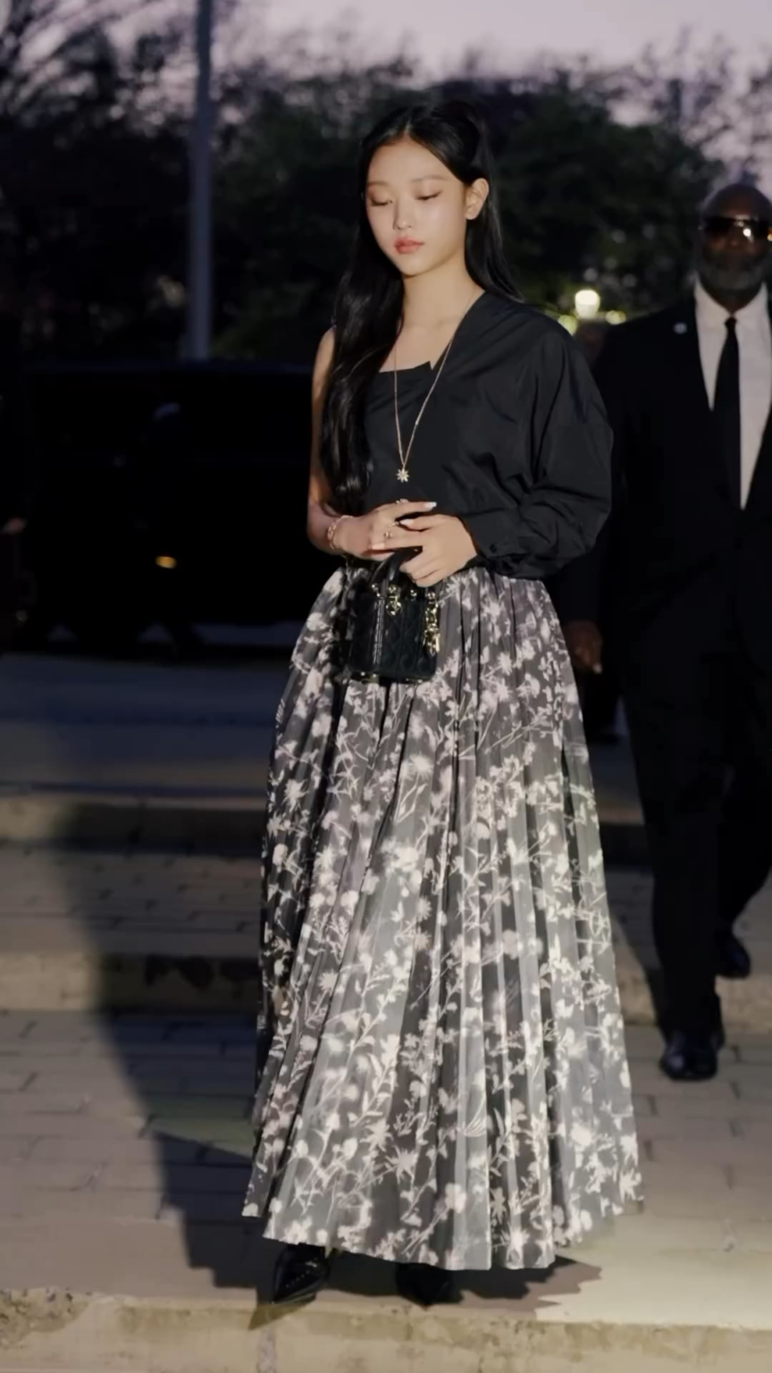 240421 تحديث Dior على Instagram Reel مع هيرين