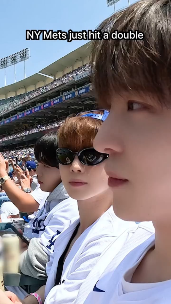 240427 ATEEZ على TikTok: ATEEZ مع لوس أنجلوس دودجرز!  ⚾
