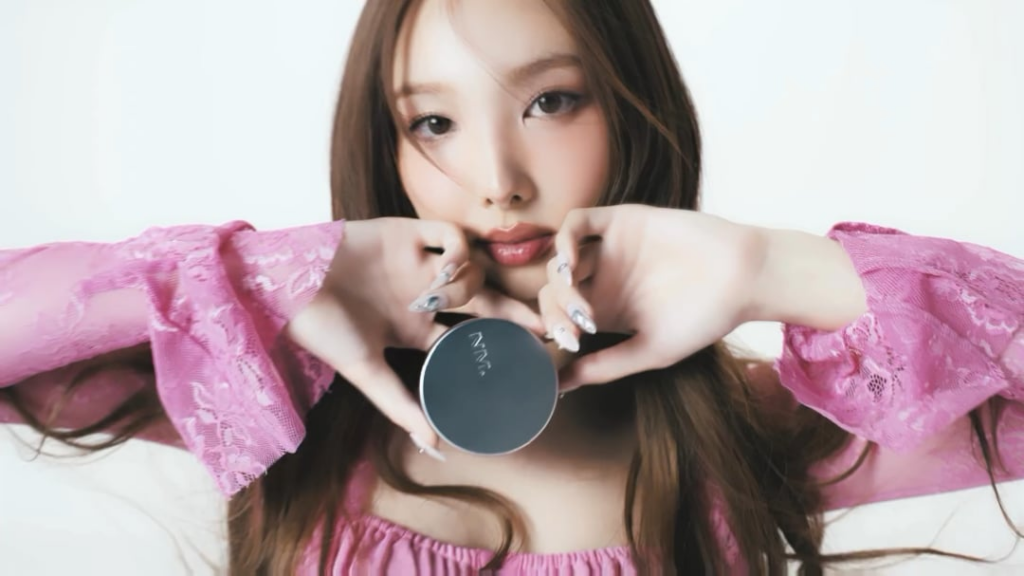 نايون × التسمية.