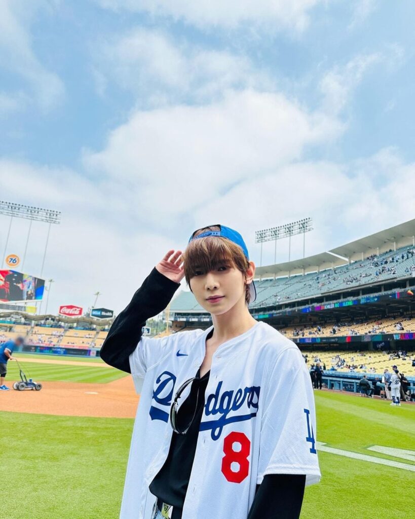 240421 ايتيز على الانستقرام: [#Doberman_YS] شكرًا لك لوس أنجلوس دودجرز 🥰 @ dodgers