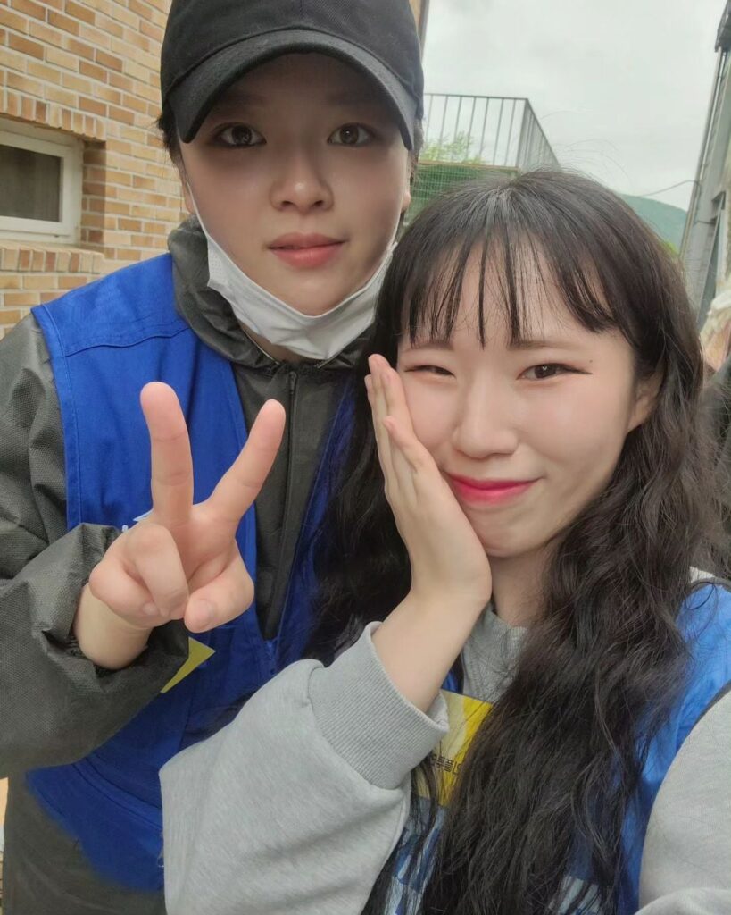 240421 تحديث انستقرام nyagacitv - صور متطوعة مع جيونغيون وتزويو في ملجأ الحيوانات اليوم