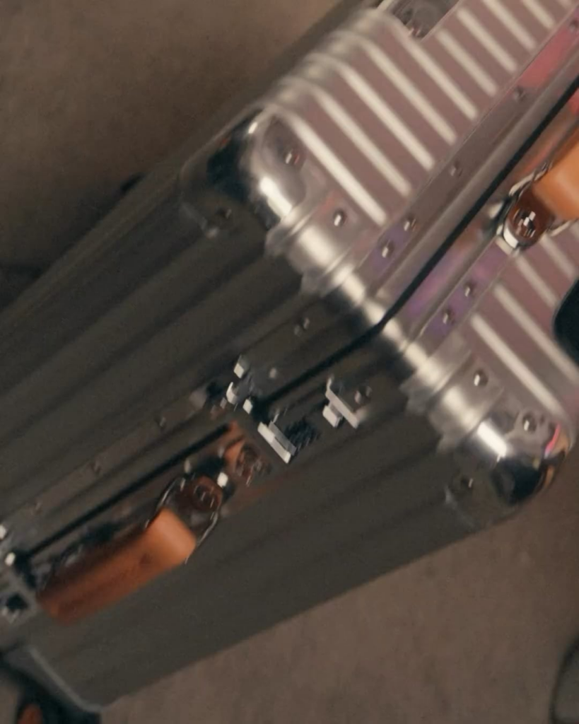 Rosé x RIMOWA لصالح Dazed Korea