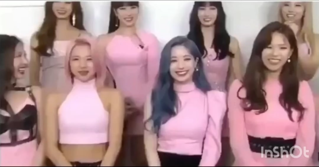 أغنية مومو المضحكة عن غير قصد مع TWICE
