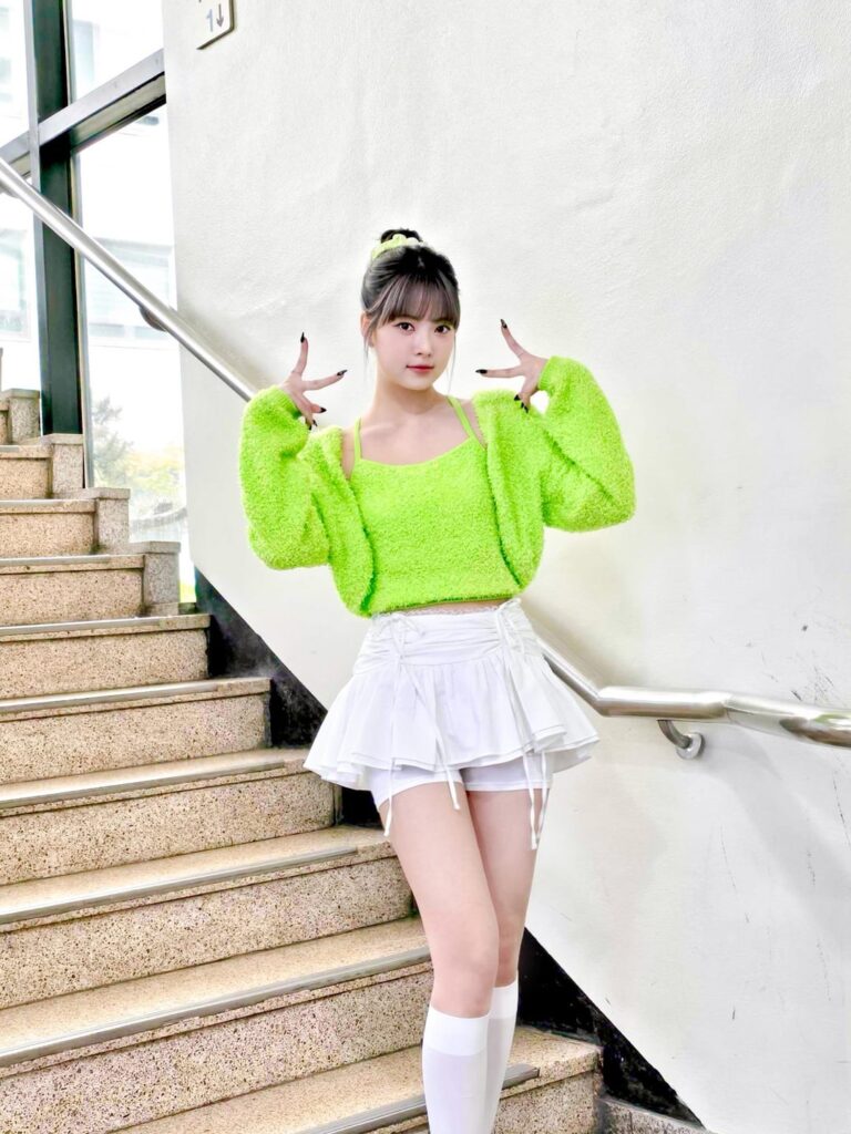 240426 تحديث تويتر LE SSERAFIM - MC Hong Eunchae