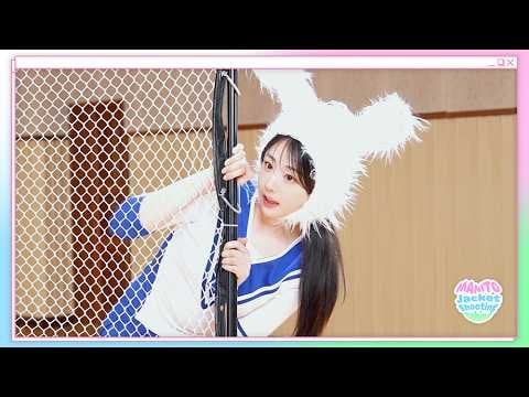 QWER - الألبوم المصغر الأول "MANITO" Jacket Shooting Behind (240421)