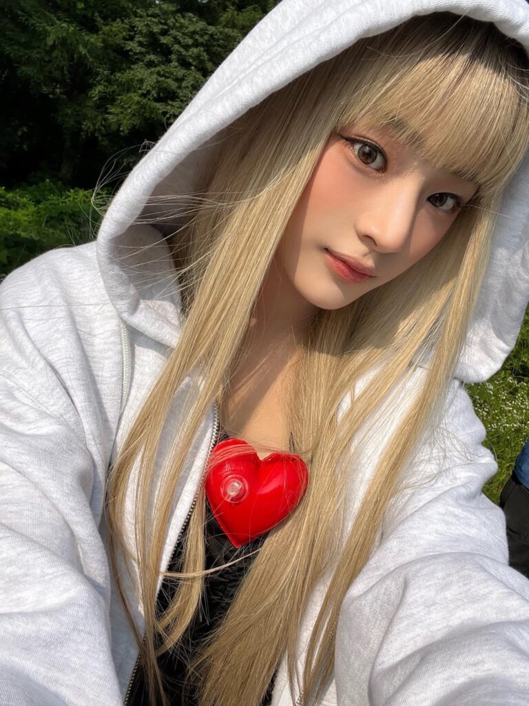 240420 تحديث صورة مينجي الهاتفية