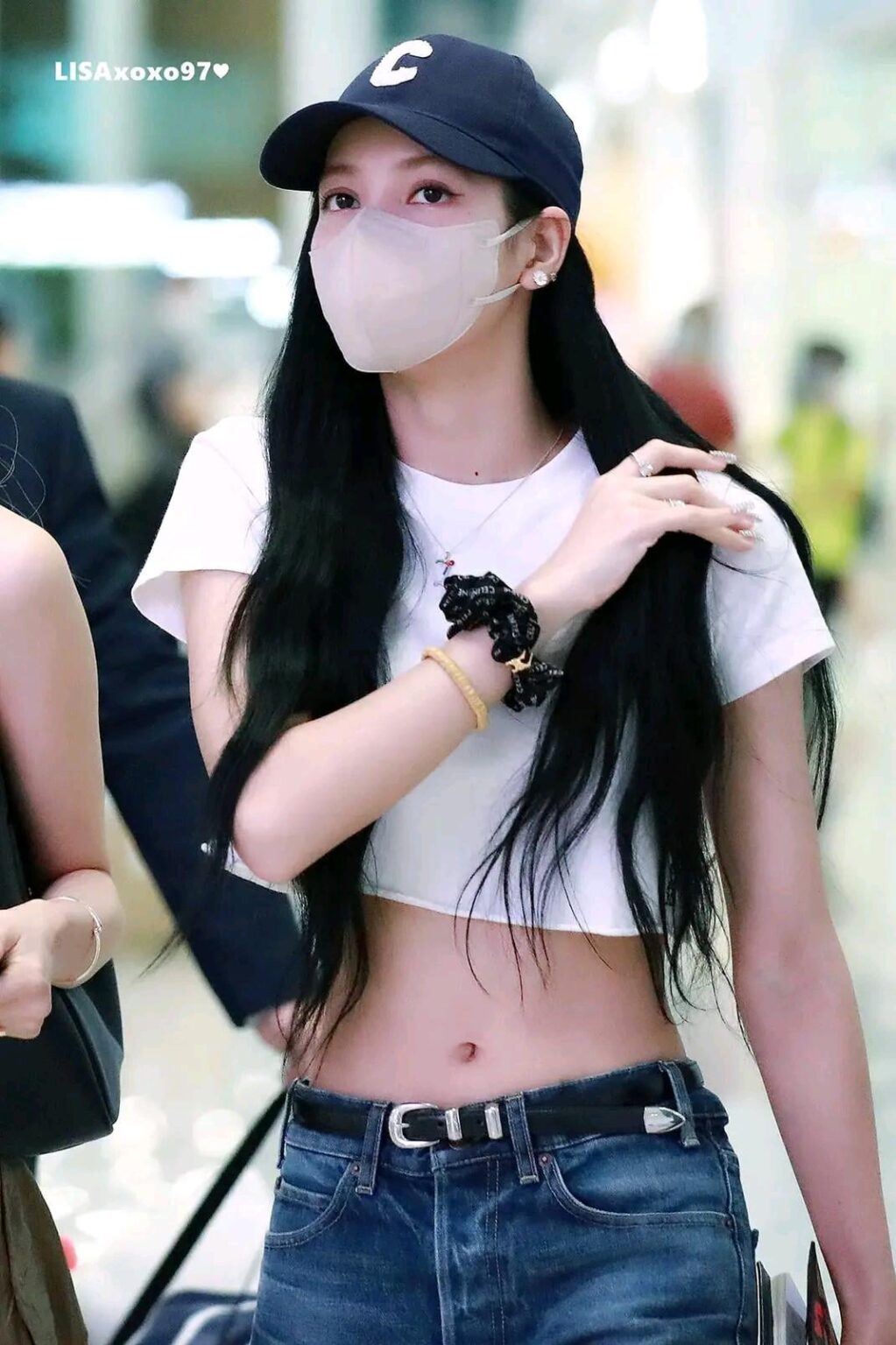 عيون جميلة من ليزا مانوبان