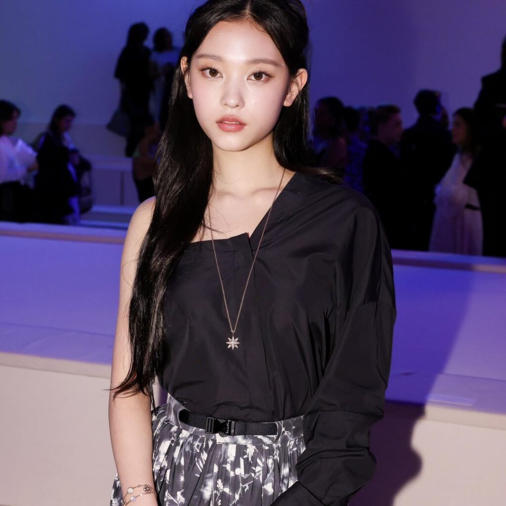 240419 تحديث منشور مجتمع كريستيان ديور على اليوتيوب مع هيرين