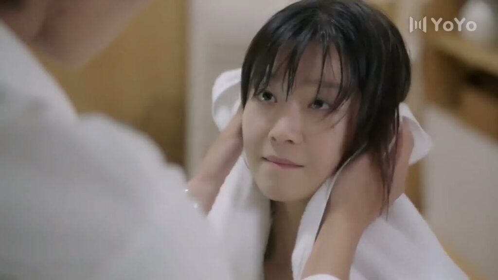 تقرر مشاركـة الغرفـة معـه بسبب المطر  ( عزباء محترفة )