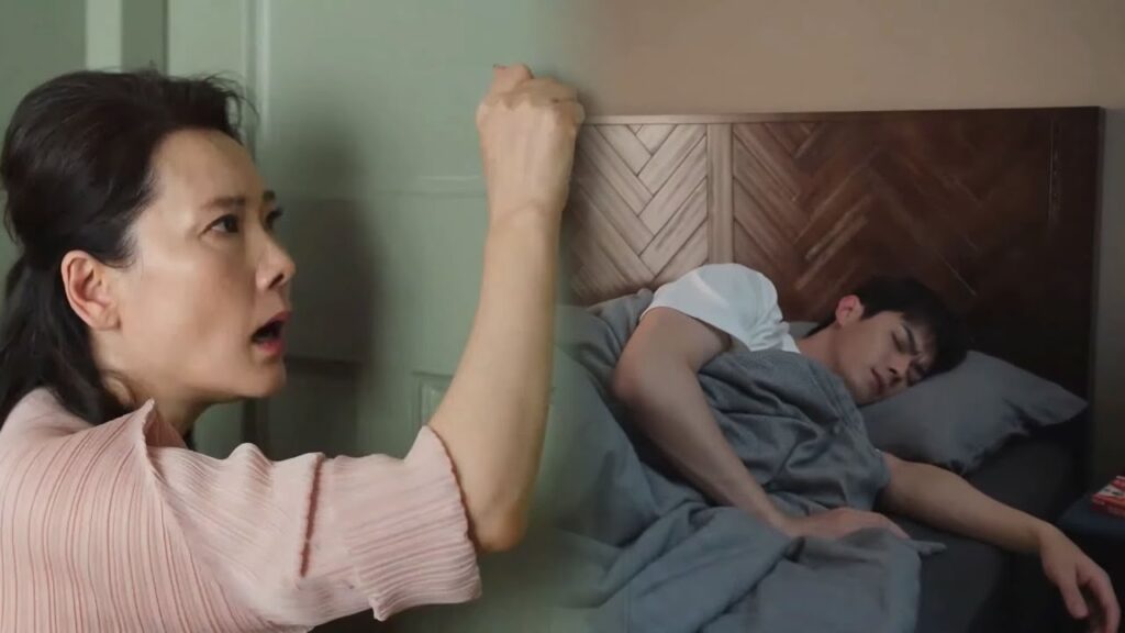 تظل الأم تزعج الرئيس لتيقظه قسرًا خوفًا من أنه يموت من الارهاق🤣مشهد لطيف من “حكاية مبهجة” تظل الأم تزعج الرئيس لتيقظه قسرًا خوفًا من أنه يموت من الارهاق🤣مشهد لطيف من "حكاية مبهجة"