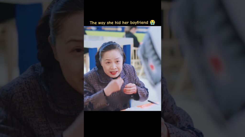 الطريقة التي أخفت بها حبيبها🤣🤣🤣 #لطلما_كان_وسيظل_دوما #AlwaysHaveAlwaysWill #youku الطريقة التي أخفت بها حبيبها🤣🤣🤣 #لطلما_كان_وسيظل_دوما #AlwaysHaveAlwaysWill #youku