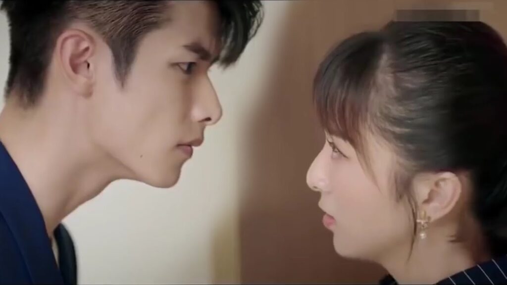 غاضب من تصرفاتها لكنها تعاملـه بكل برود  (  حبيبتـي)