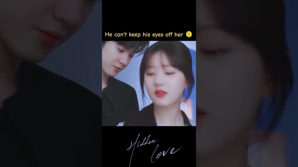 لا يستطيع أن يبعد عينيه عنها🥰😍 #HiddenLove #حب_خفي #zhaolusi #ChenZheyuan #youku
