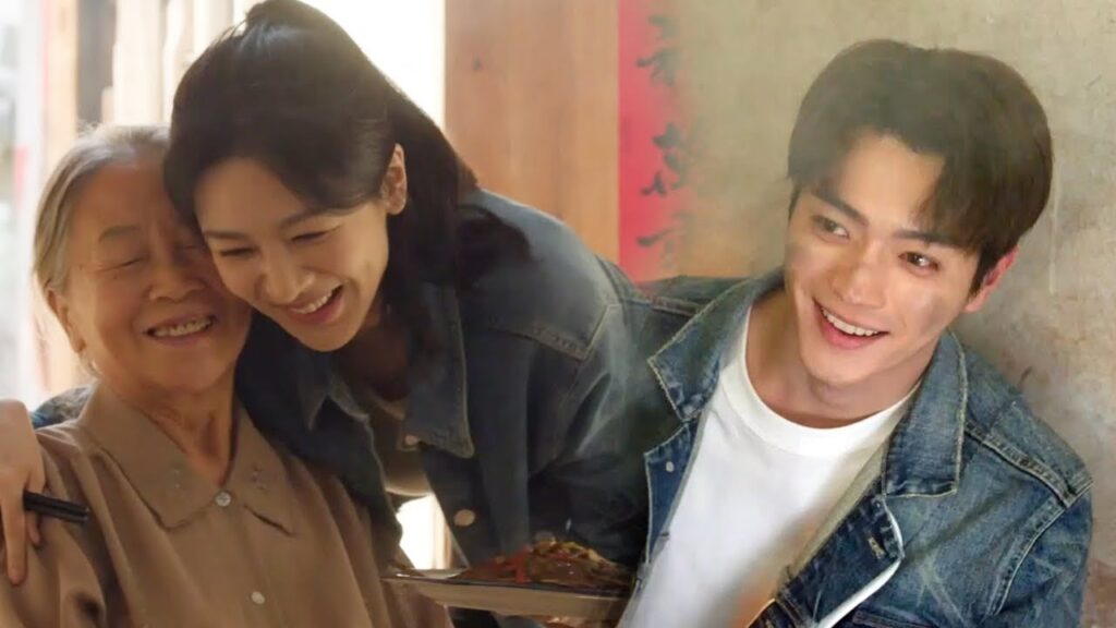 تتعلم الطبق المفضل لوالدتها من أجل تلبية رغبتها فيساعدها حبيبها على ذلك❤️مشهد لطيف من "حكاية مبهجة"