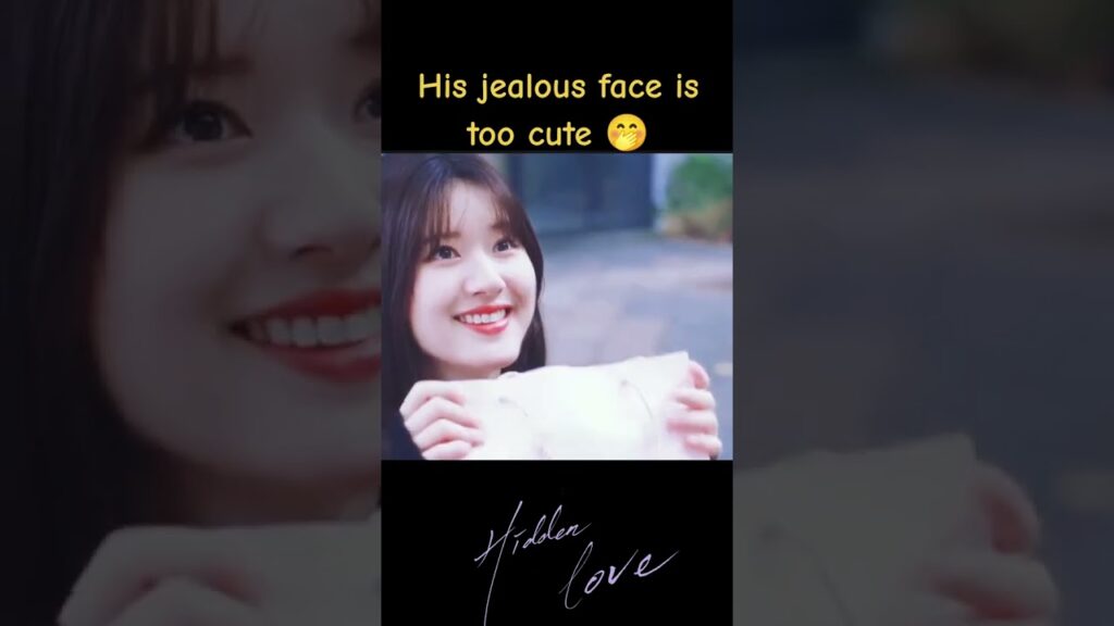 وجهه الغيور لطيف جدًا🥰😏 #HiddenLove #حب_خفي #zhaolusi #ChenZheyuan #youku