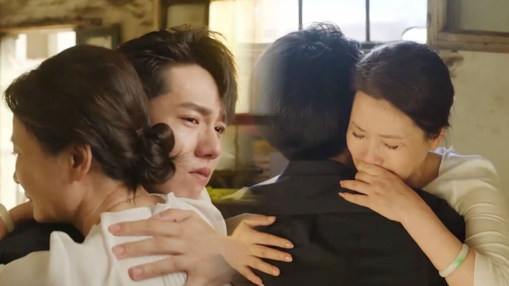 تبكي وتعتذر أخيرًا لابنها لما فعلته بدون قصد منها وتخبره بحقيقة موقفها وقتها😞مشهد من "حكاية مبهجة"