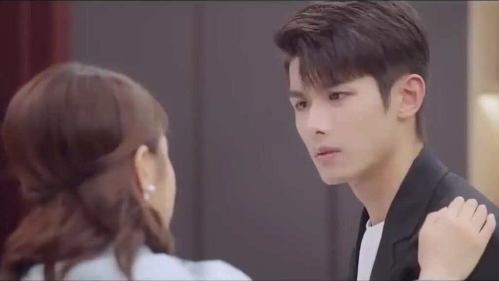 تلقي الرئيسة الخطاب لكن يغمى عليها فيركض إليها مسرعاً ( حبيبتـي )