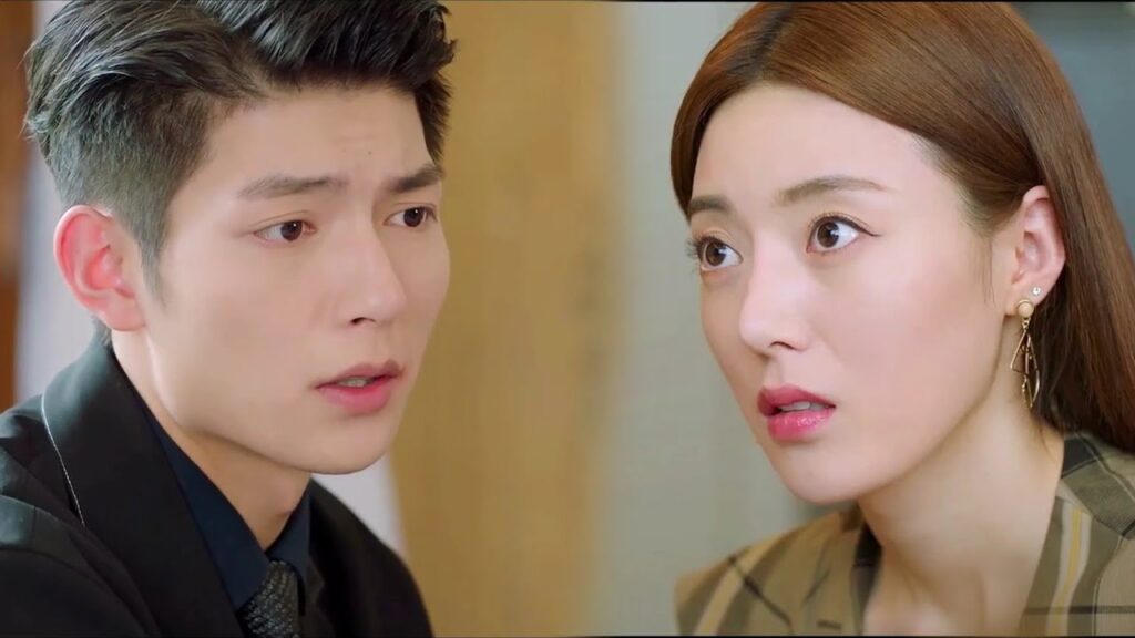 لا تثـق به لانـه وسيم و جميع الفتيات واقعات في حبـه  ( حبيبتـي )