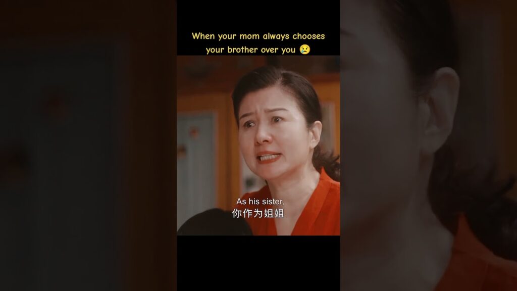 عندما تختار والدتك أخاك عليك دائمًا😢💔#ariverrunsthroughit #wangruichang #huyixuan #cdrama #youku عندما تختار والدتك أخاك عليك دائمًا😢💔#ariverrunsthroughit #wangruichang #huyixuan #cdrama #youku