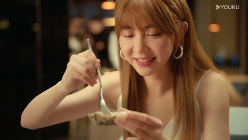 "فلنذهب لنأكل"｜Let's Go Eat｜الحلقة 01｜لي منغيينغ / دونغ يولين｜مسلسل رومانسي｜YOUKU