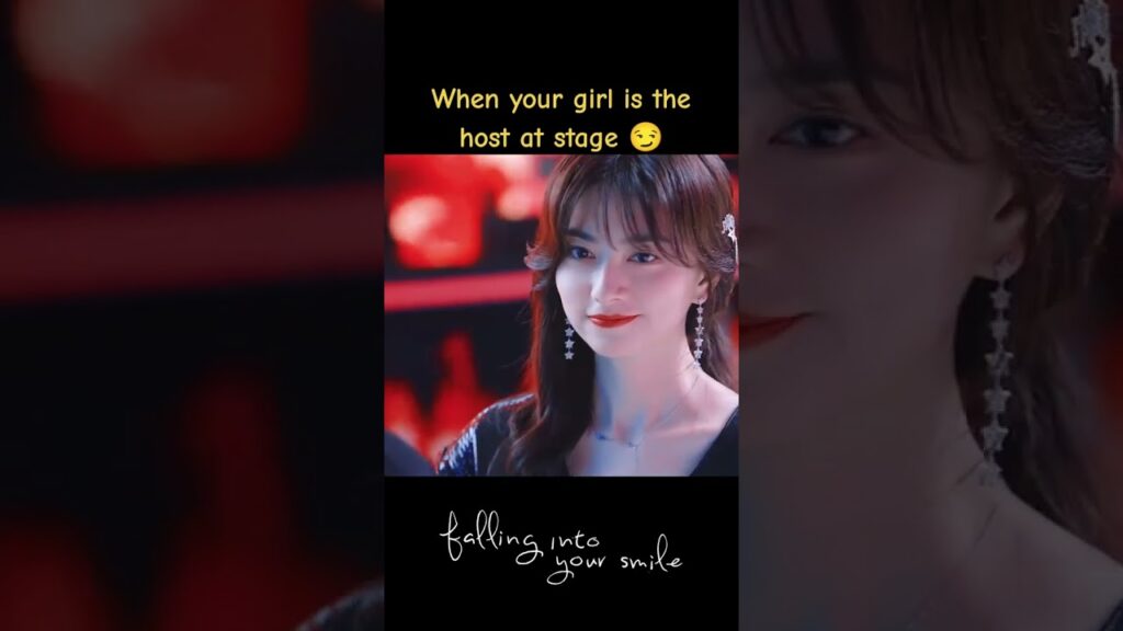 عندما تكون فتاتك هي المضيفة على المسرح🤣 #الوقوع_في_ابتسامتك #fallingintoyoursmile #zhouyiran #youku