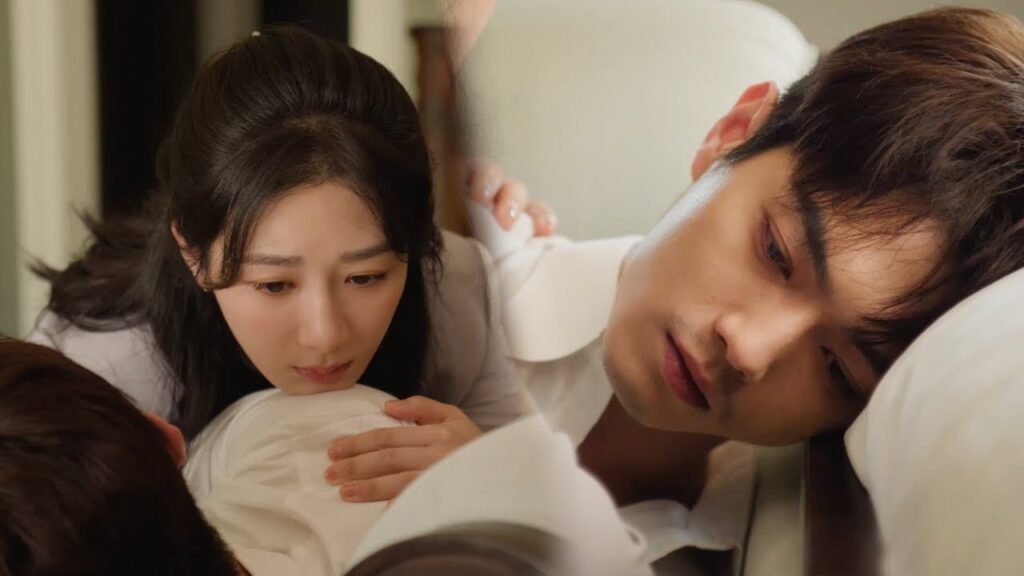 يموت والده بعد أن يقرر التصالح معه فتظل فتاته بجانبه وترفض تركه وحيدًا❤️مشهد من "حكاية مبهجة"