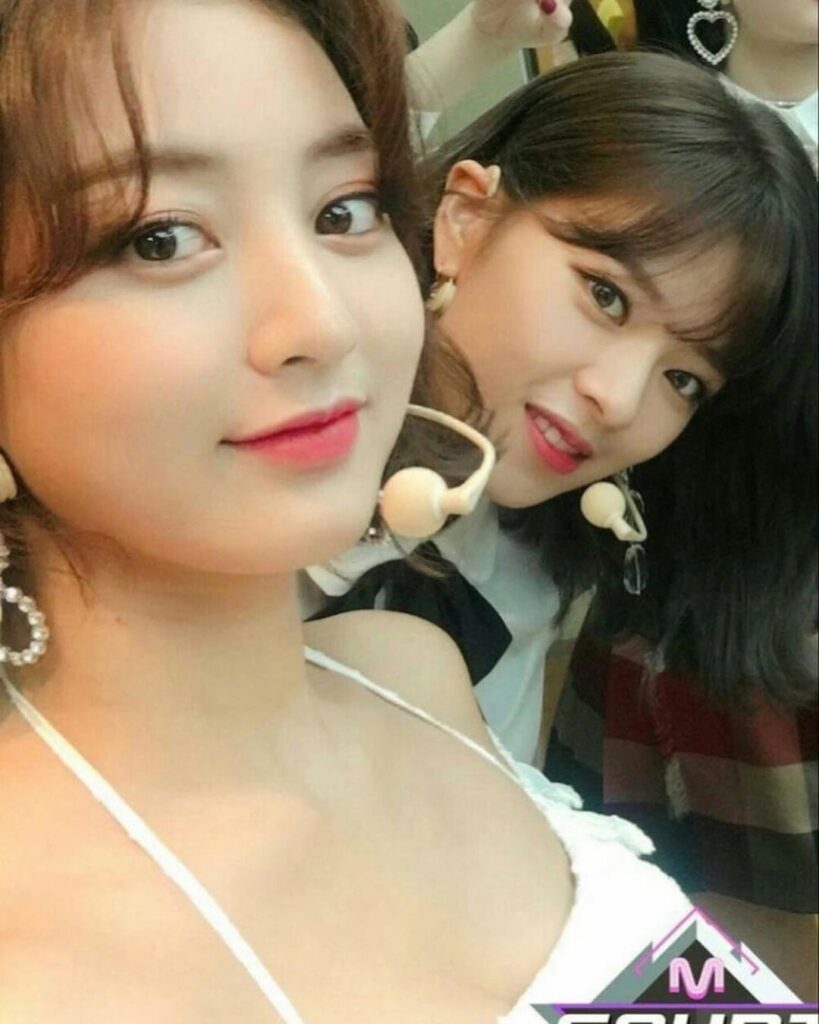 جونغيون وجيهيو لطيفان جدًا