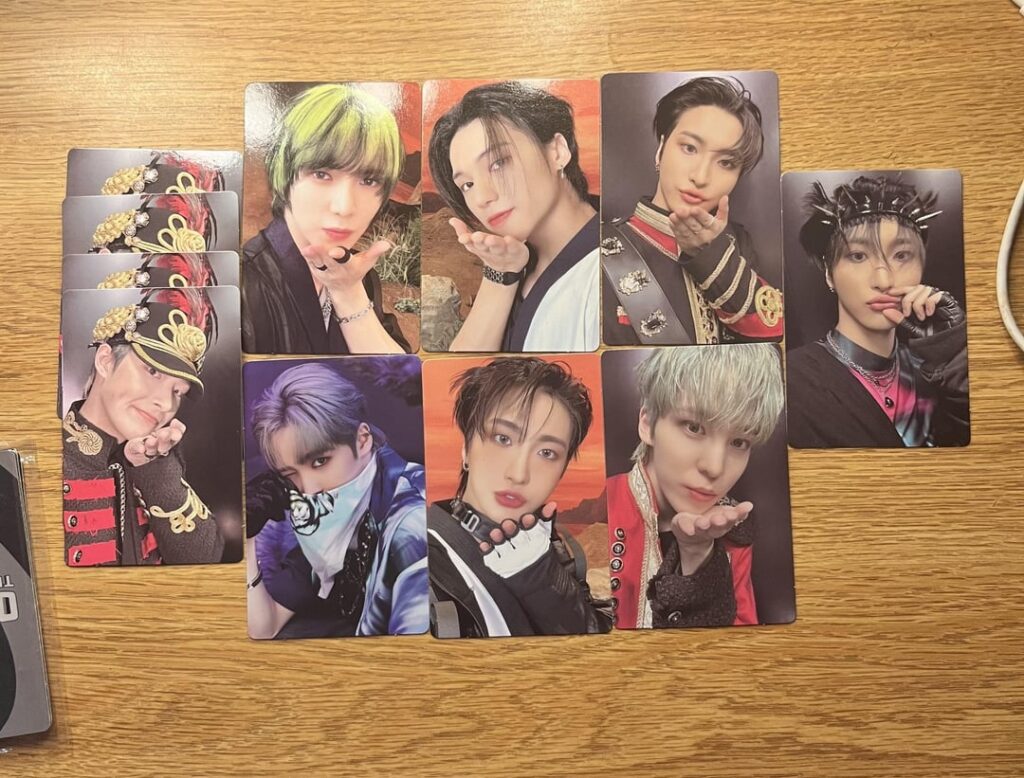 مرحبًا!  بيع بطاقات الصور ATEEZ