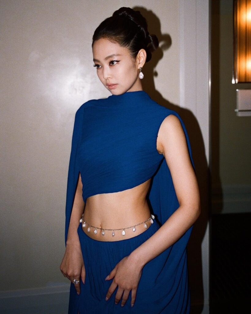 جيني في حفل Met Gala 2024 في Maison Alaïa