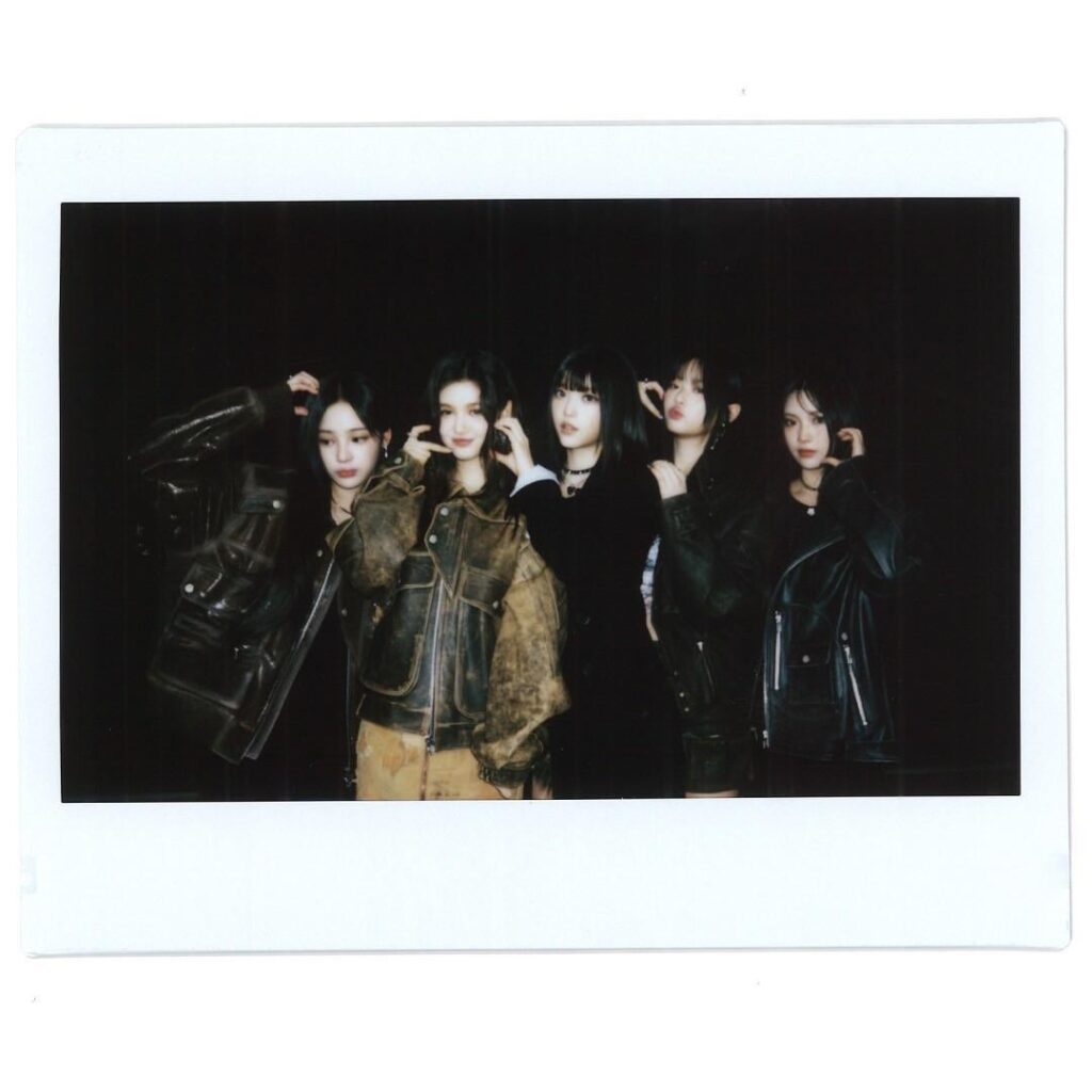 240511 تحديث الصور عبر الهاتف لـ NewJeans