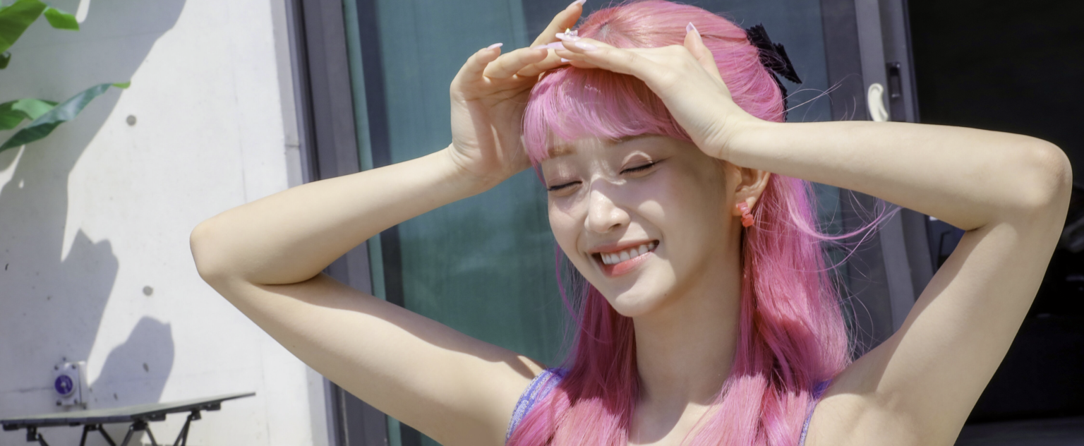 سومين من STAYC، باي سو مين [3440x1440]