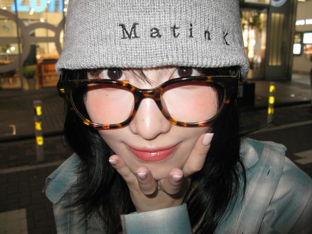 240507 تحديث مومو على الانستقرام - "🤓"