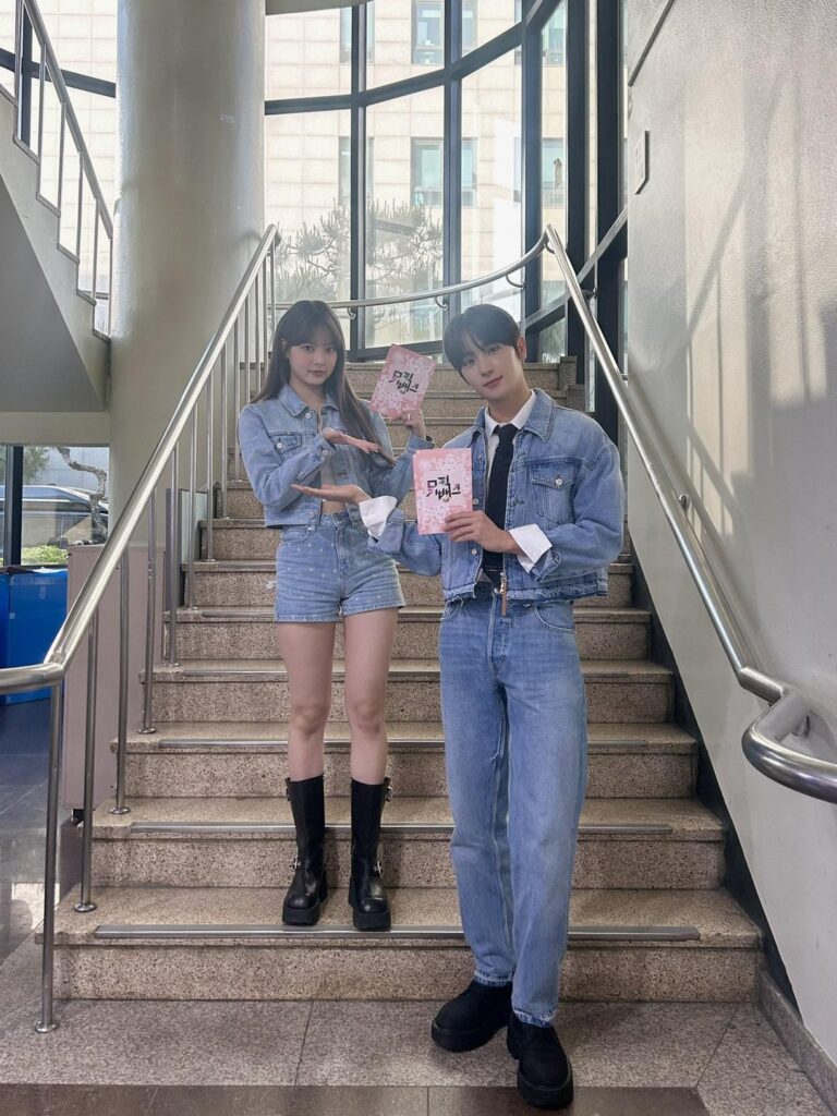 240510 تحديثات تويتر لـ KBS Music Bank مع MC Hong Eunchae.  خاص MC Hyunjae (THE BOYZ) – صور ما قبل وبعد العرض