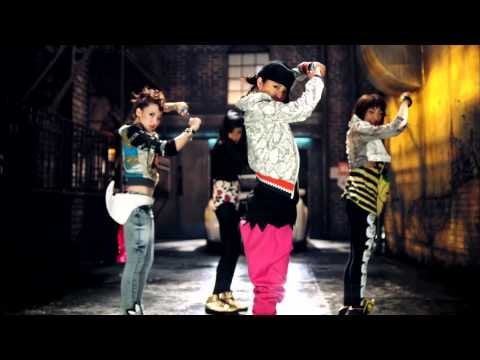 العودة إلى الماضي: ظهرت فرقة 2NE1 لأول مرة مع أغنية "FIRE" هذا الأسبوع في عام 2009