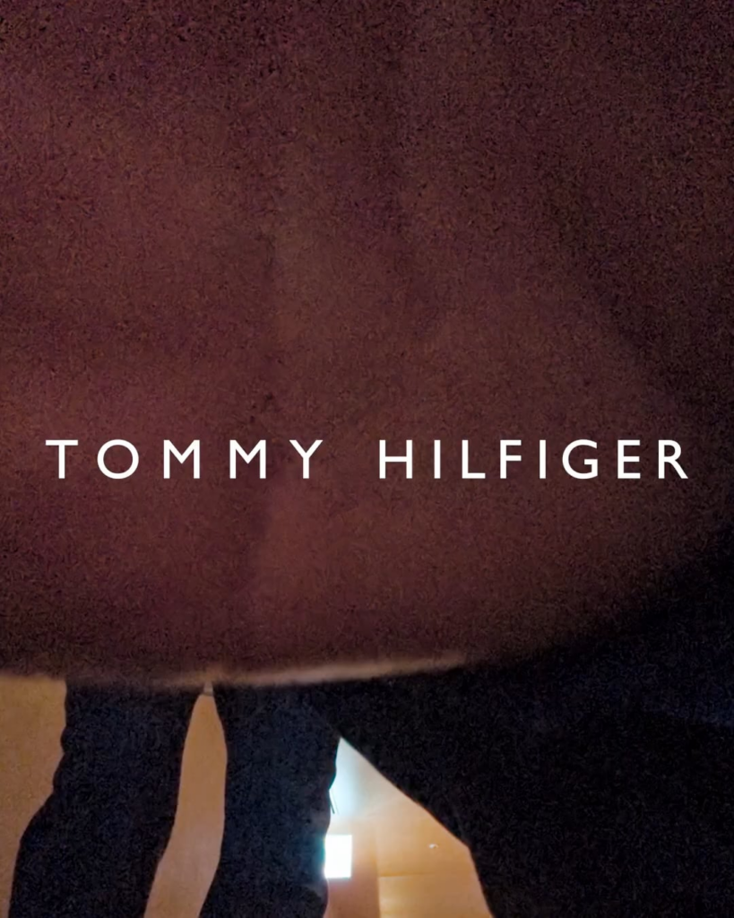 240501 [Hfashion_official] خلف الكواليس مع Stray Kids وTommy Hilfiger Ep.04 Corridor Phone Selfie